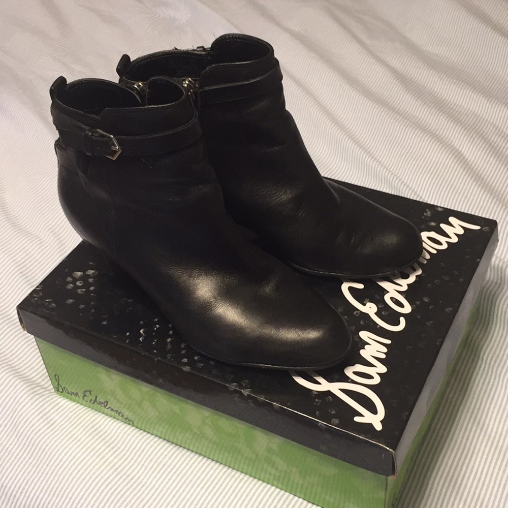 Sam Eldeman Black leather booties size 6.5 wide